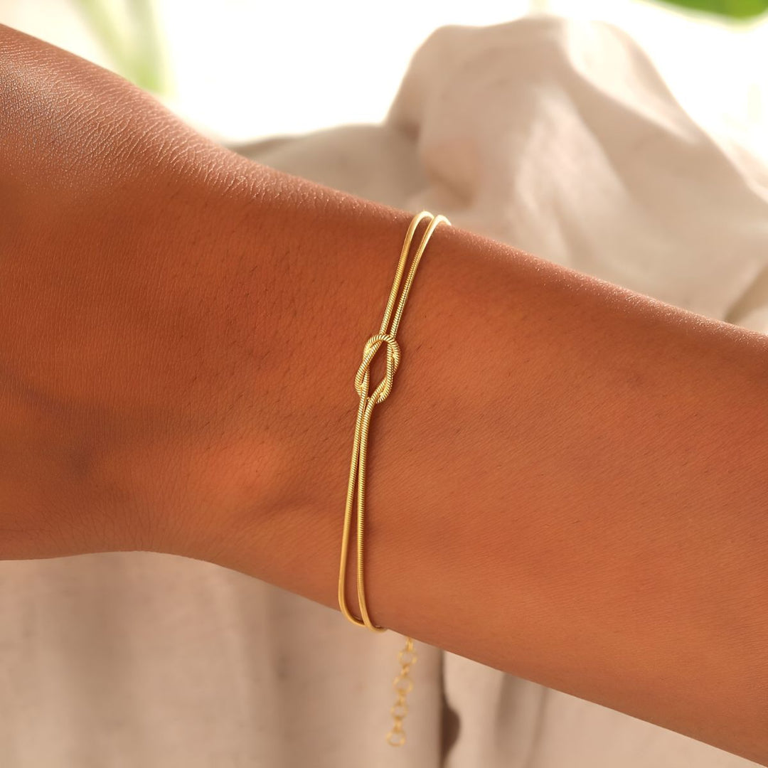 Elena | Elegant Knot Chain Bracelet
